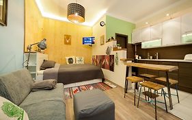 The Center Vintage & Hancrafted